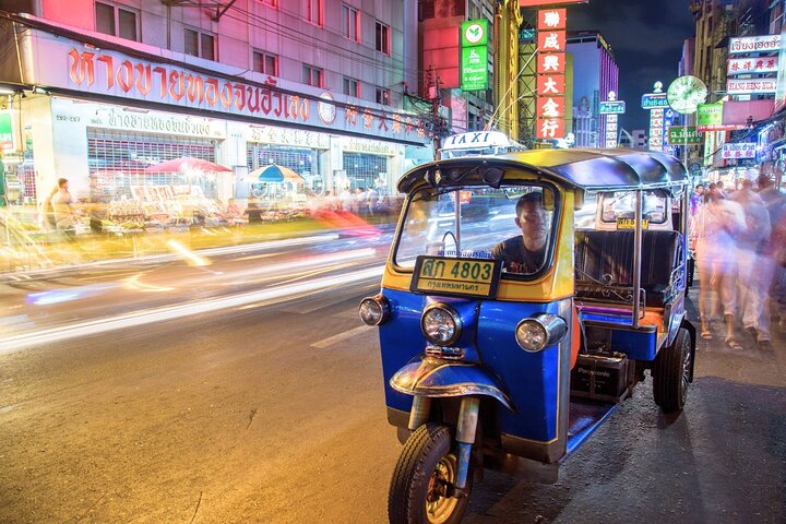 Bangkok by Night: Boat, Tuk-tuk & Chinatown Street-Food Meal