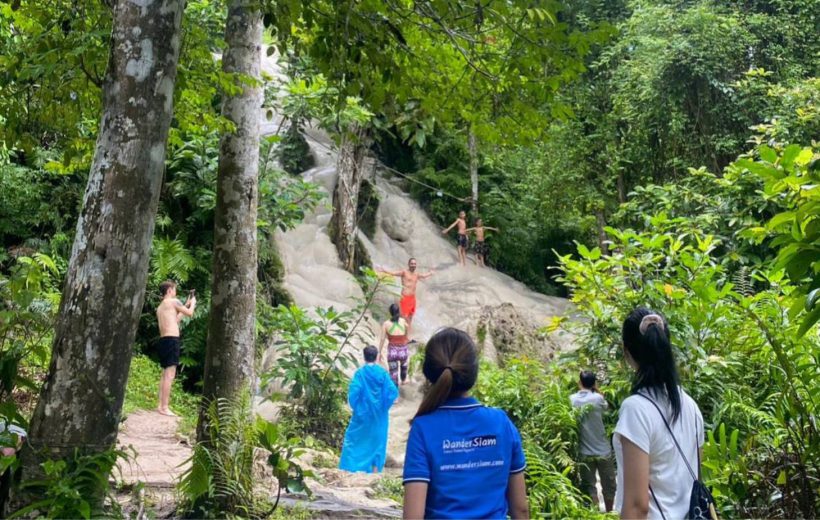 Sticky Waterfall Chiang Mai and Mae Ngat Boat Tour