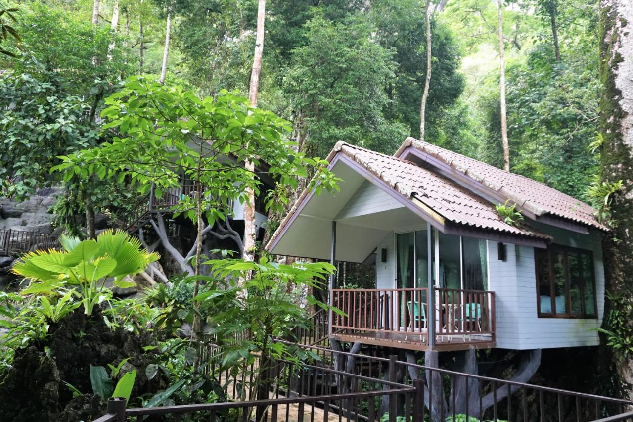 Rock and Treehouse Resort4